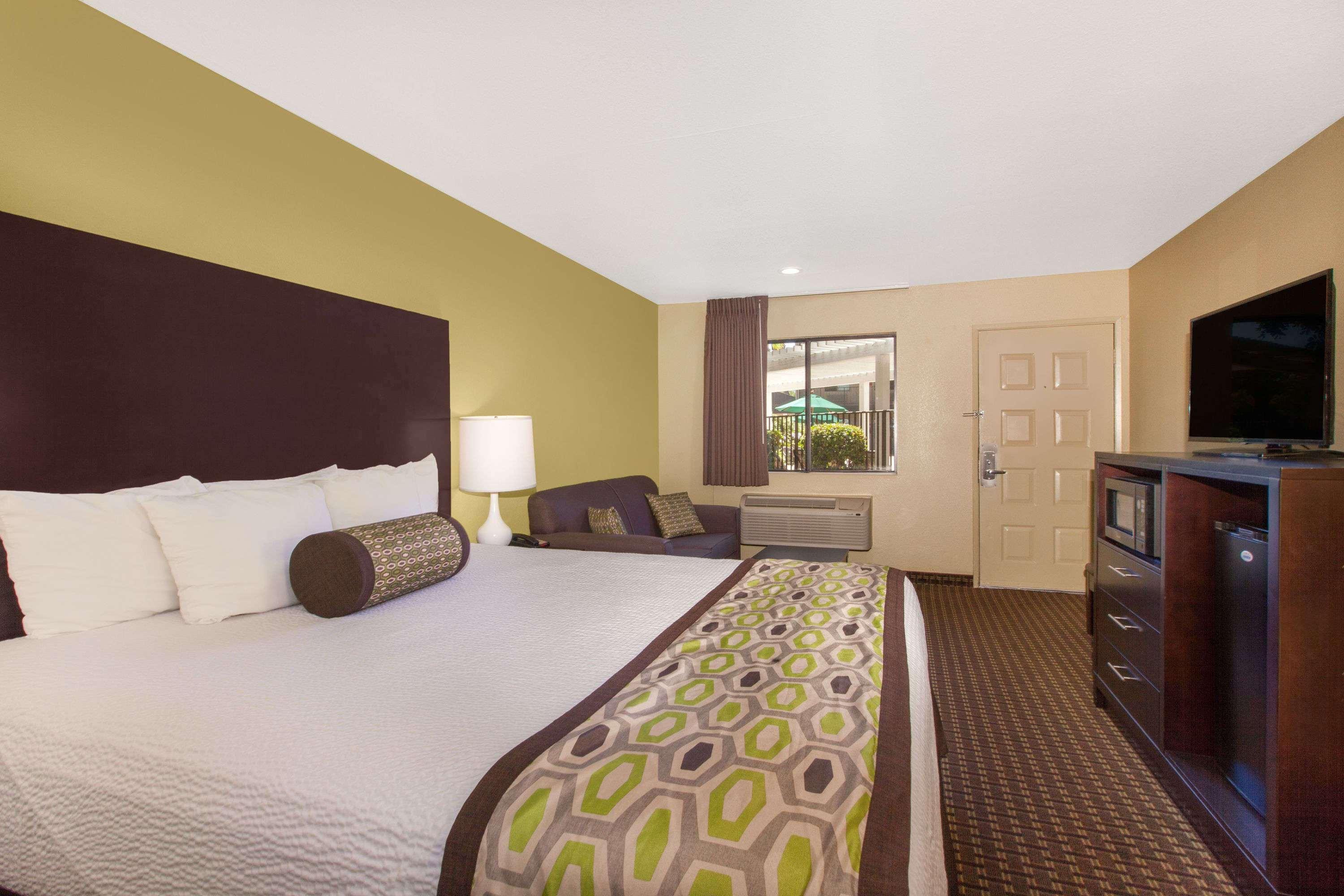 Days Inn By Wyndham San Jose Airport Milpitas Εξωτερικό φωτογραφία