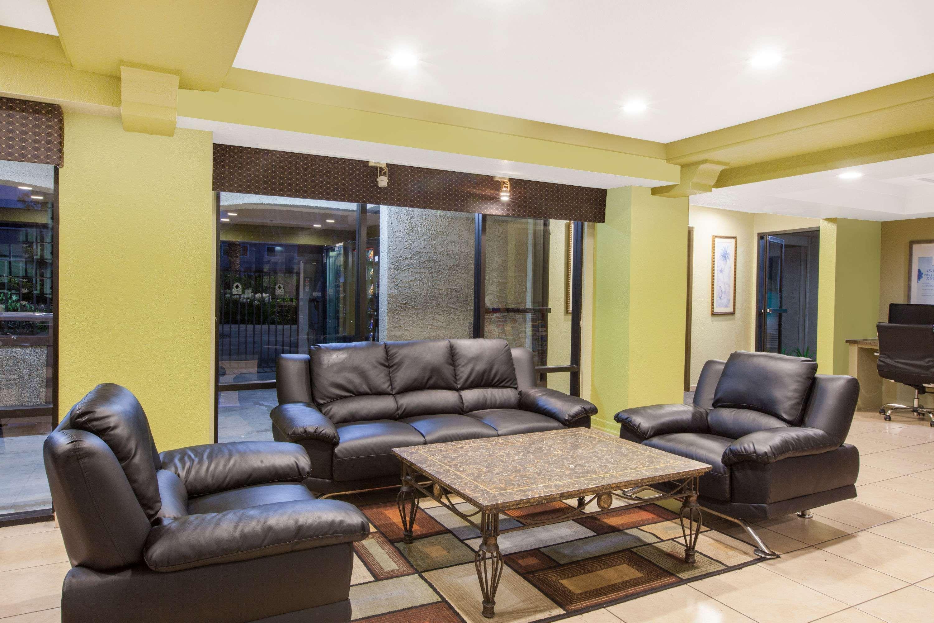 Days Inn By Wyndham San Jose Airport Milpitas Εξωτερικό φωτογραφία